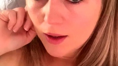 amateur blonde solo webcam