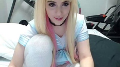 Close up MILF masturbation