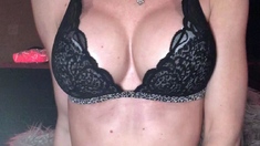 Big boob brunette masturbates on webcam