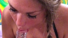 Sweet amateur babe goes solo with yellow dildo