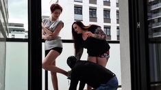 Foot fetish cumload with brunette